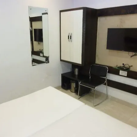 Room Maangta 136 @ Cst